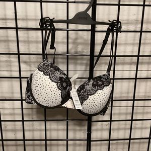Polka Dot Lace Bra (Pushup) B282